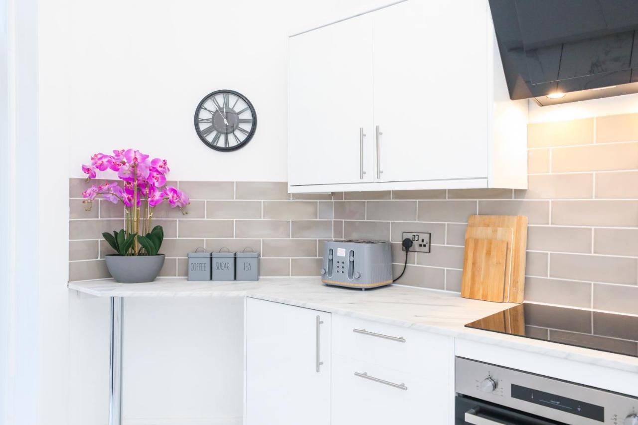 Stunning Modern 3 Bedroom Apartment Edinburgh Exterior photo
